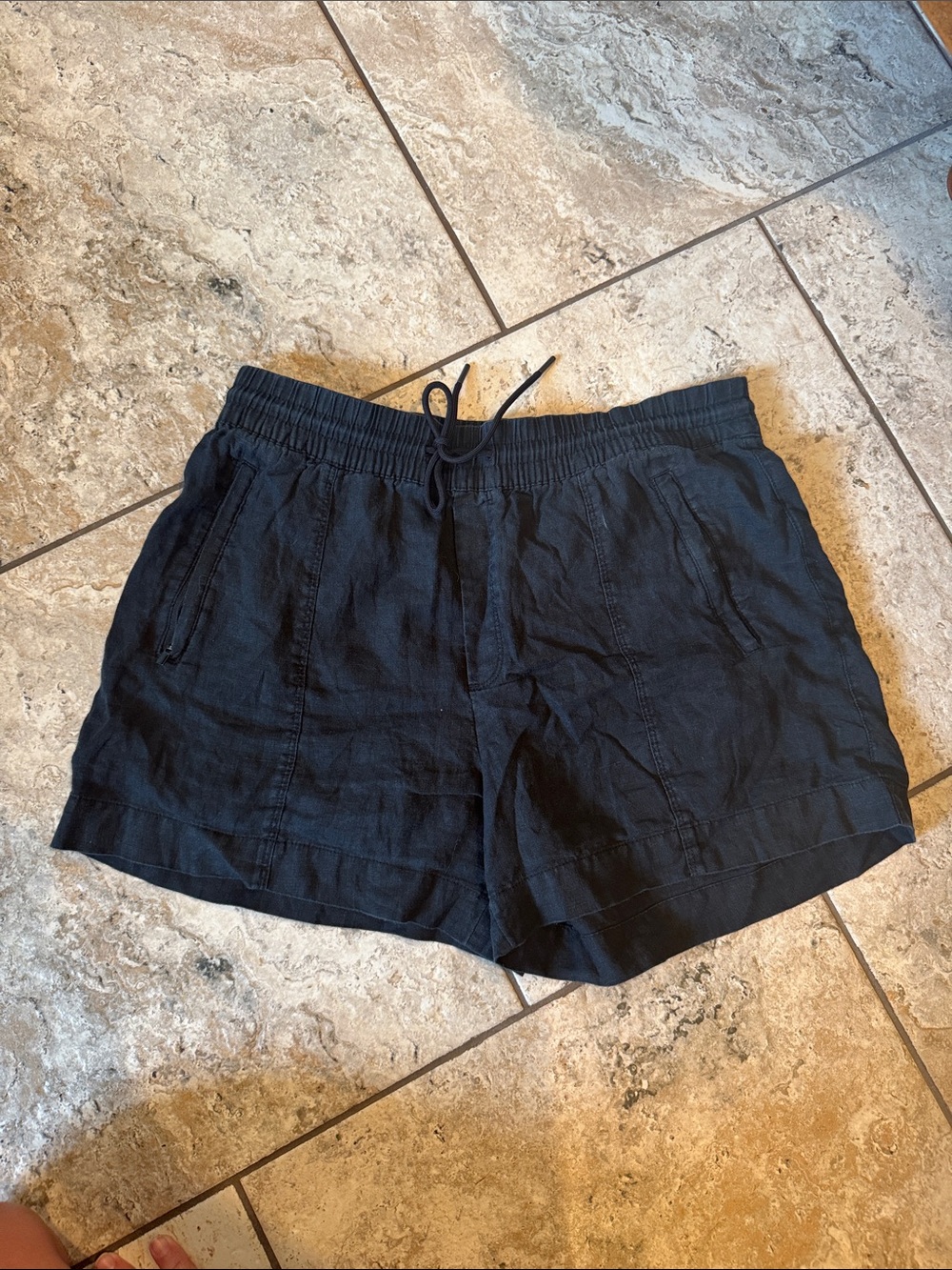 Women’s Athleta Black Drawstring Linen Shorts
